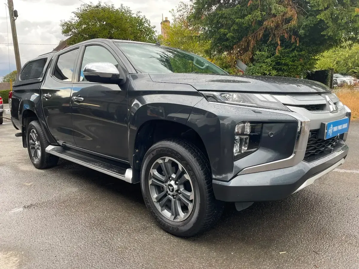 Used Mitsubishi L200 150 HP (110 kW) 2020 Grey Pickup