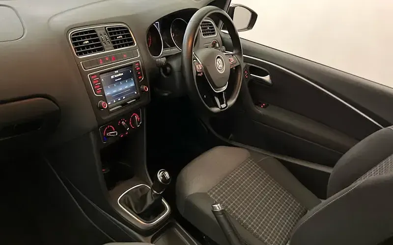 Used VW Polo Edition 60 HP (44 kW) 2017 Grey Hatchback