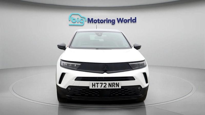Used Vauxhall Mokka GS Line 131 HP (96 kW) 2022 White SUV
