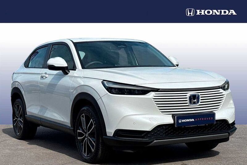 Platinum white Used 2022 Honda HR-V Elegance SUV | £19,850 (Fair price) - Image 1/4