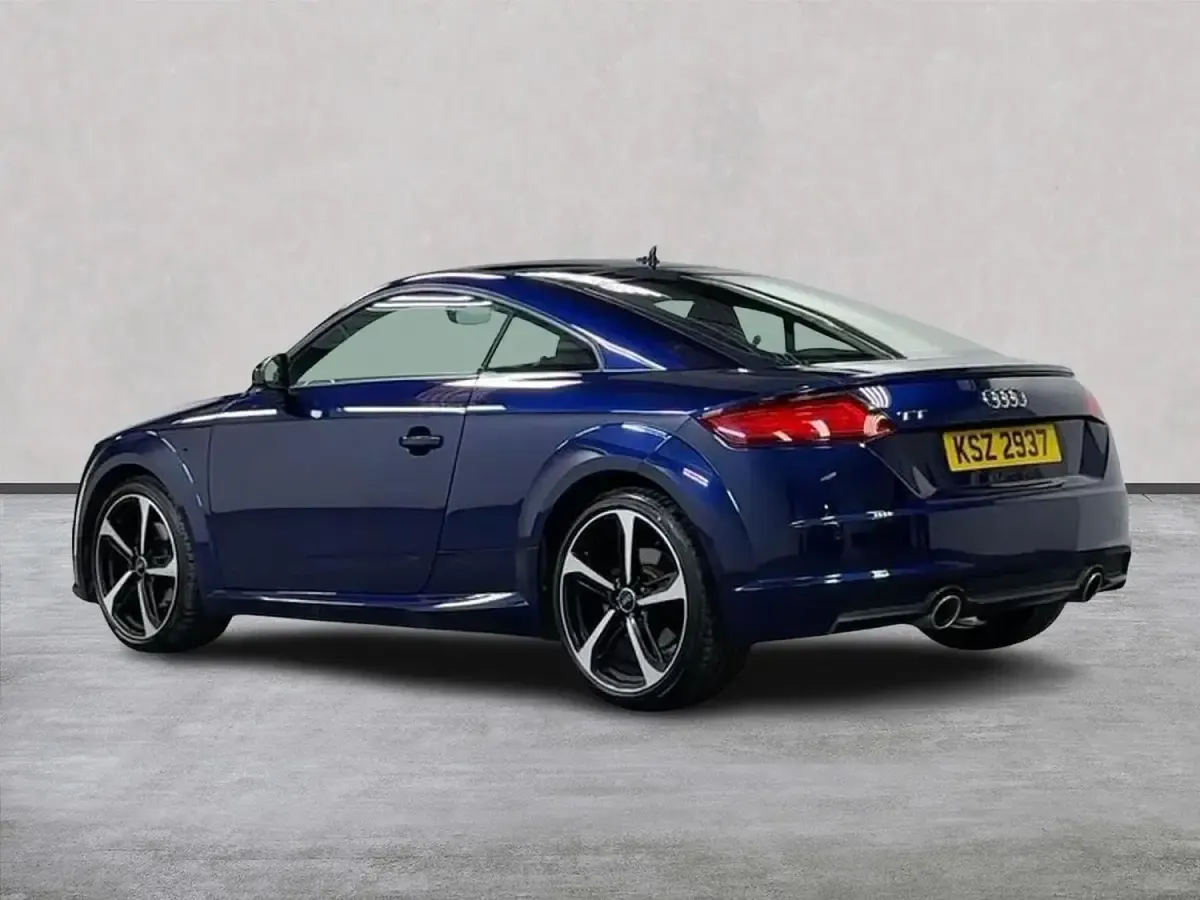 Używany Audi TT Sport 245 KM (180 kW) 2023 Niebieski Coupe