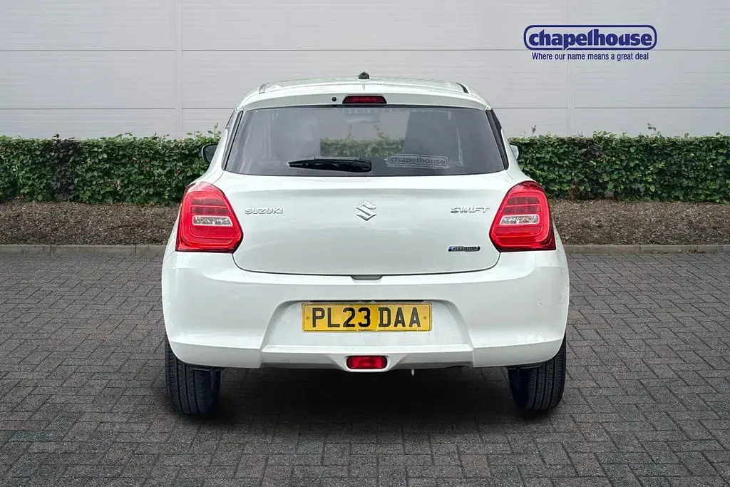 Used Suzuki Swift SZ-L 83 HP (61 kW) 2023 White Hatchback