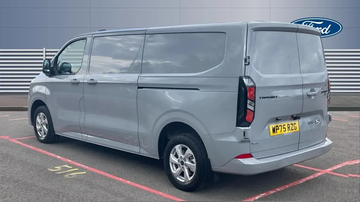 Begagnad Ford Transit Custom Limited 232 HK (170 kW) 2025 Van