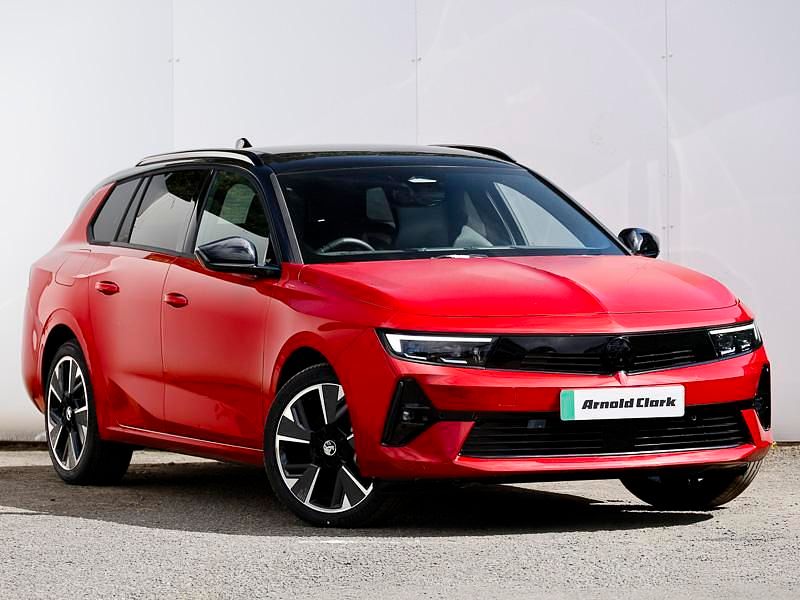 Premium metallic crimson red New 2025 Vauxhall Astra Ultimate Estate | £24,998 (Good price) - Image 1/4