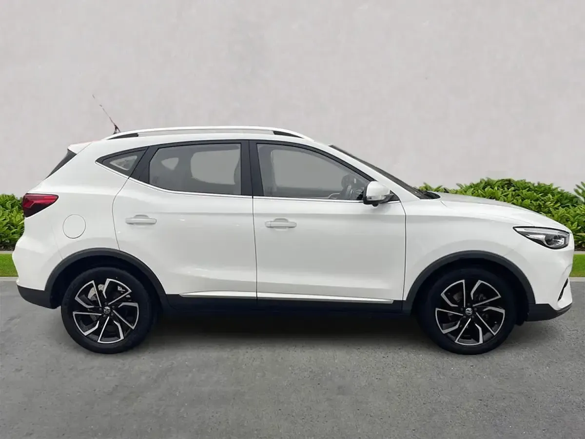 Usado MG ZS Exclusive 106 CV (77 kW) 2022 Blanco SUV