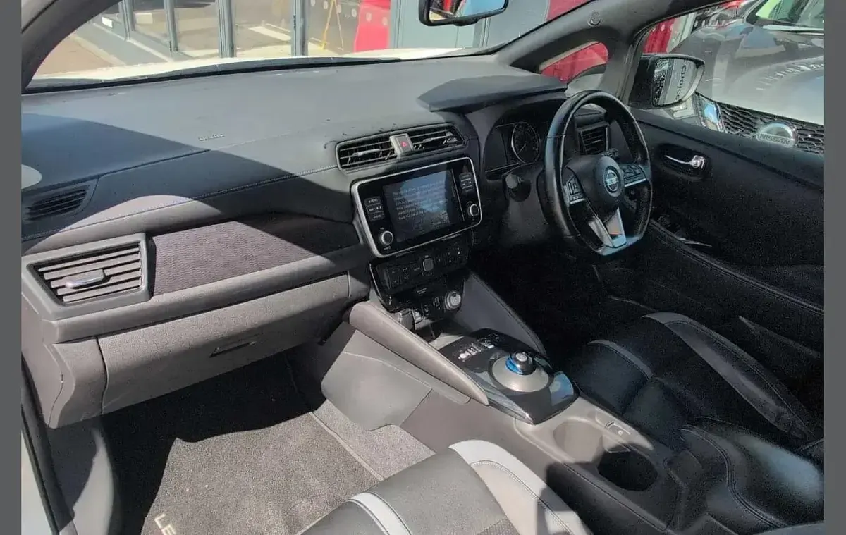 Used Nissan Leaf Tekna 160 kW (218 HP) 2020 White Hatchback