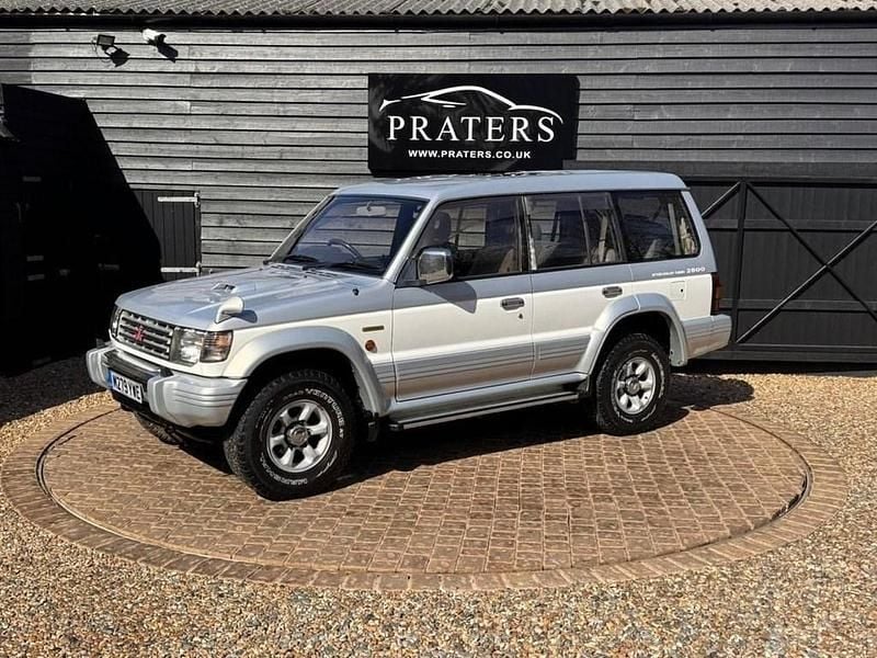Used Mitsubishi Pajero 2002 Silver SUV