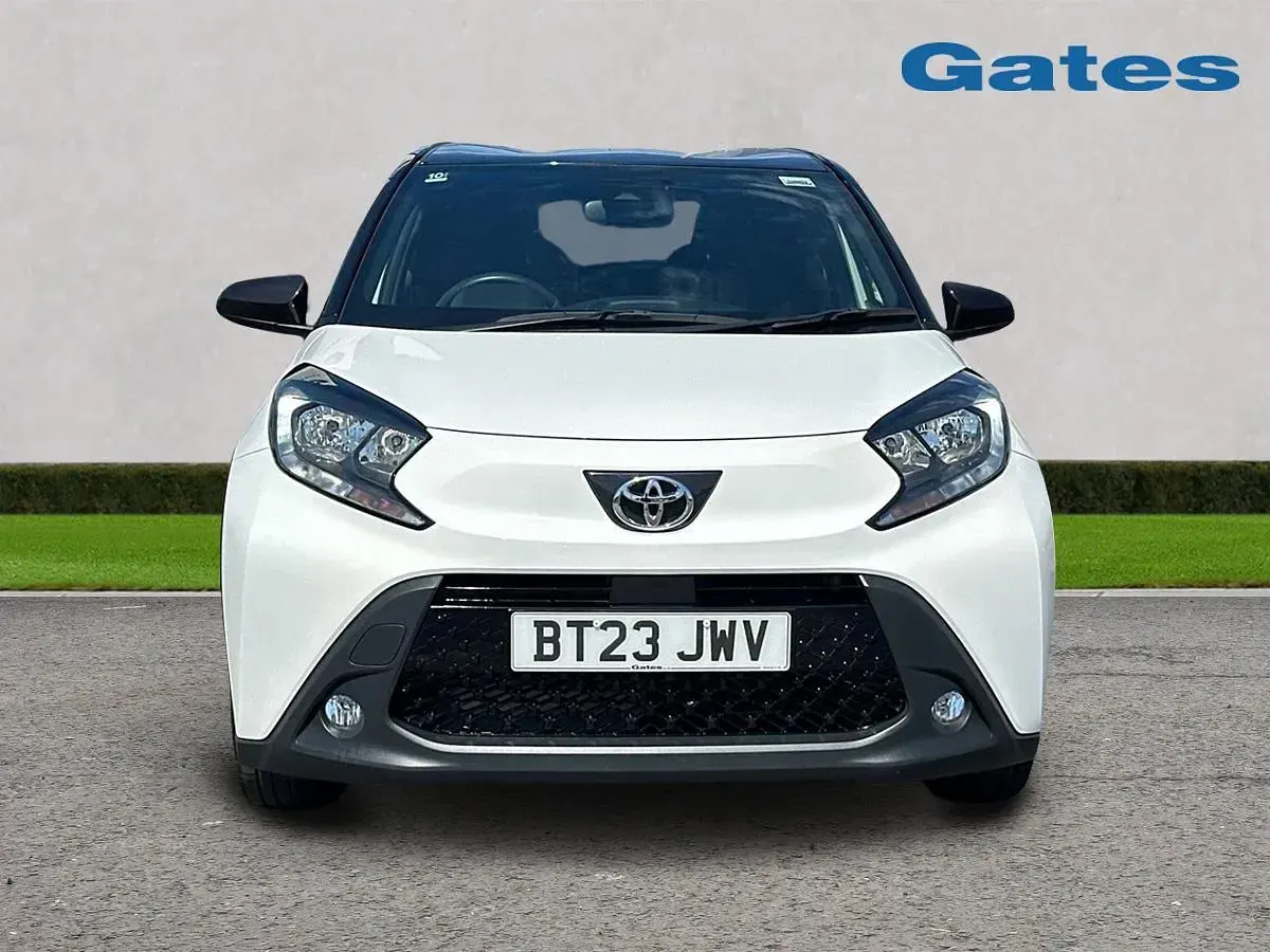 Used Toyota Aygo X 72 HP (52 kW) 2023 White SUV