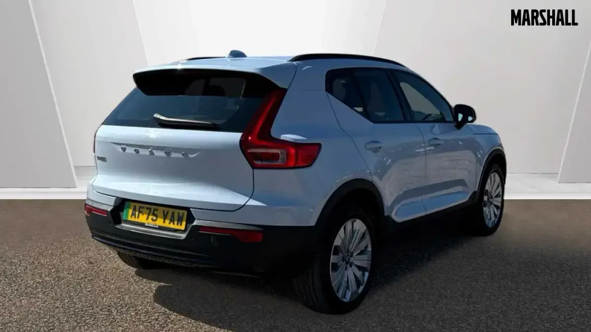 Used Volvo EX40 Core 175 kW (238 HP) 2025 Blue SUV