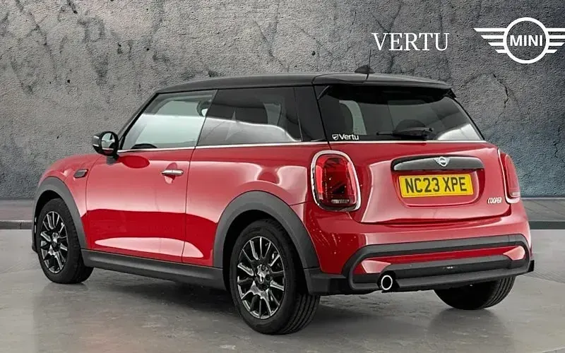 Gebraucht Mini Cooper Classic 136 PS (100 kW) 2022 Rot Kleinwagen