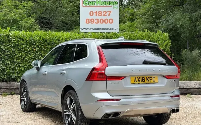 Used Volvo XC60 R-Design 250 HP (183 kW) 2018 Silver SUV