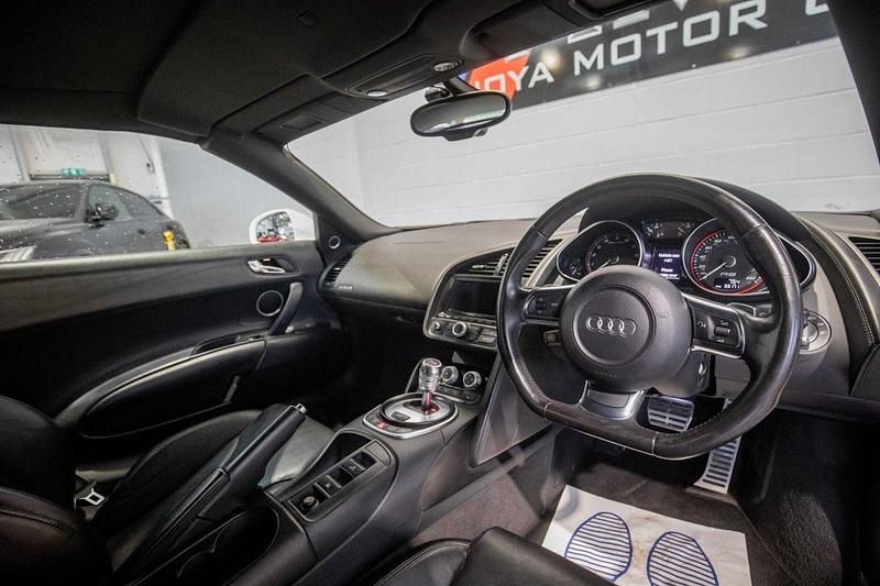 Used Audi R8 Spyder Advanced 525 HP (386 kW) 2011 White Cabriolet