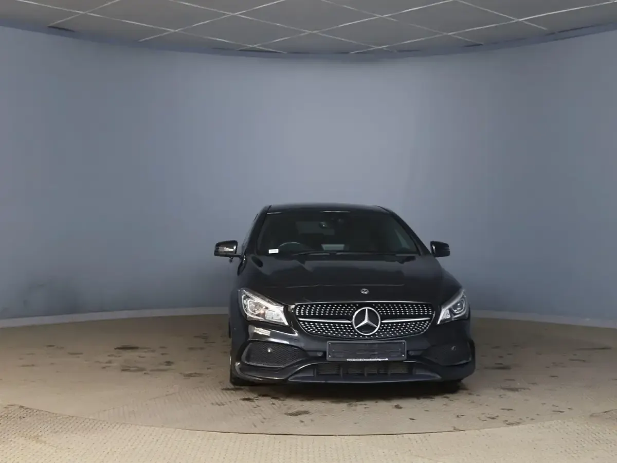 Usado Mercedes CLA220 AMG line 2018 Preto Sedan