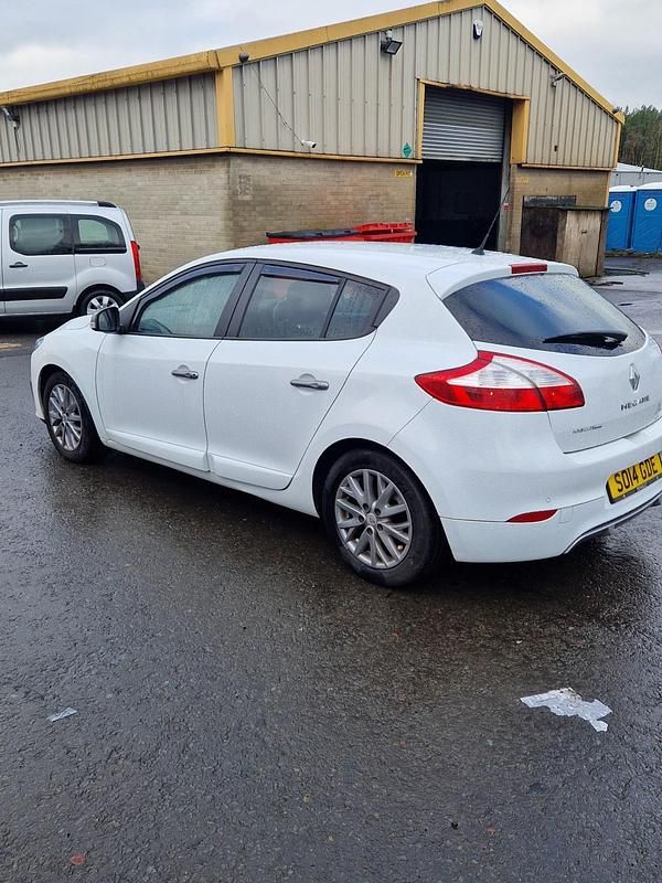 Used Renault Mégane III 2014 White Hatchback
