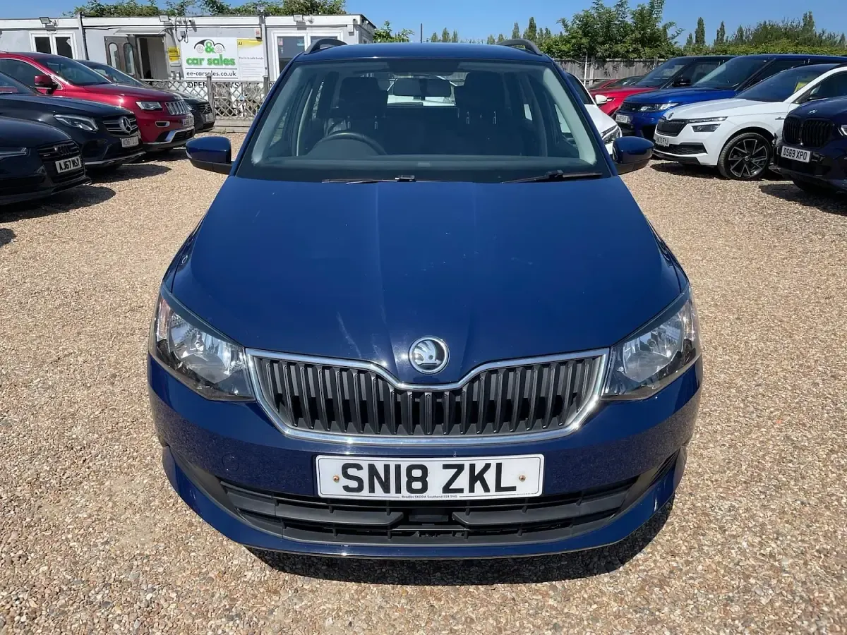 Used Skoda Fabia SE 95 HP (69 kW) 2018 Blue Estate