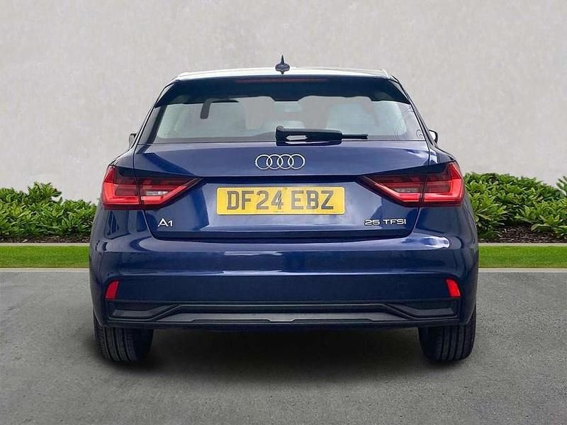 Usado Audi A1 Sport 95 HP (69 kW) 2024 Azul SUV