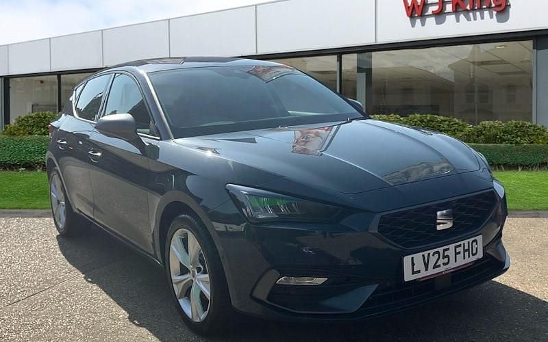 Blue Used 2025 Seat Leon FR Hatchback | £24,695 - Image 1/3