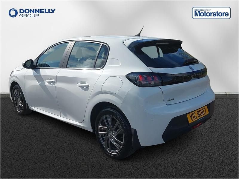 Used Peugeot 208 Active Premium 99 HP (72 kW) 2022 White Hatchback
