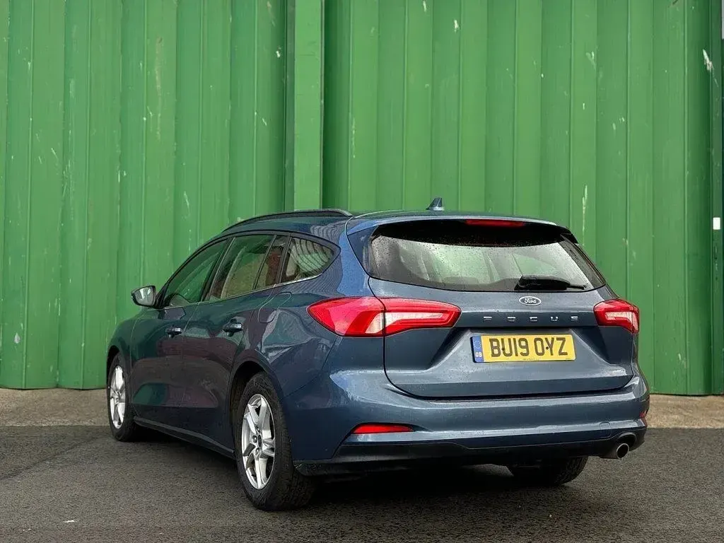Używany Ford Focus Zetec 120 KM (88 kW) 2019 Niebieski Kombi