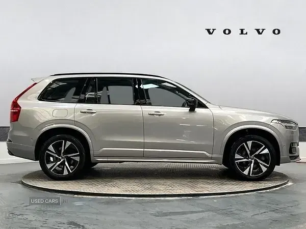 Begagnad Volvo XC90 Plus 2023 Silver SUV