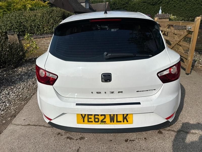 Used Seat Ibiza Ecomotive 75 HP (55 kW) 2013 White Hatchback