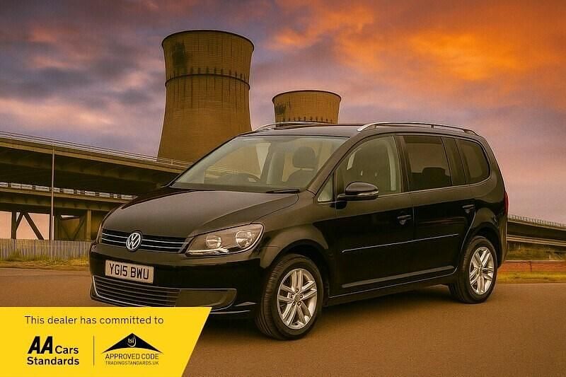 Begagnad VW Touran SE 190 HK (139 kW) 2015 Svart Minibuss