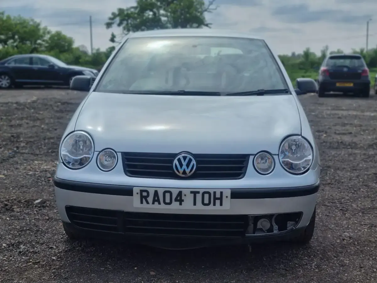 Używany VW Polo 75 KM (55 kW) 2004 Srebrny Hatchback