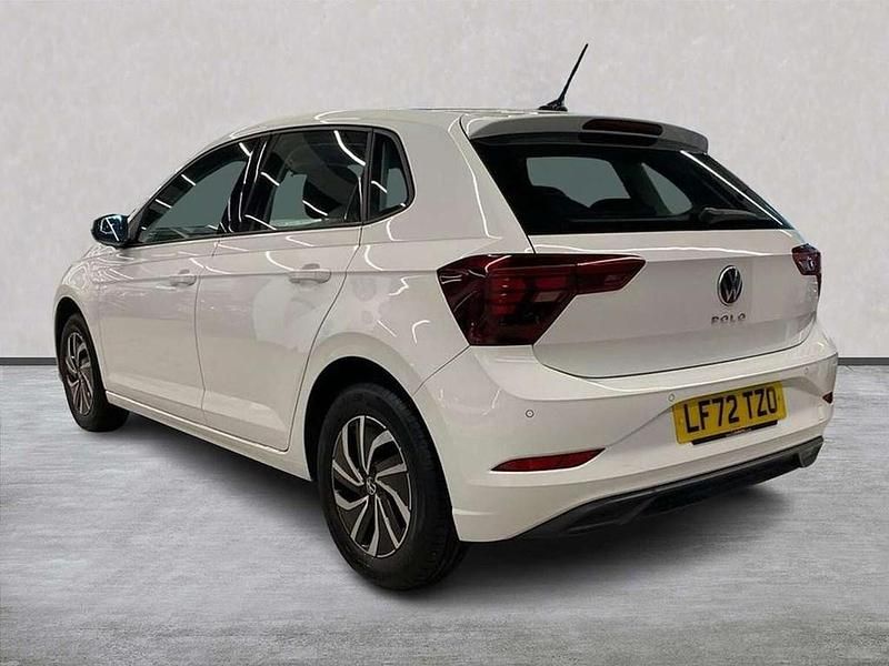 Used VW Polo Life 80 HP (58 kW) 2022 White Hatchback