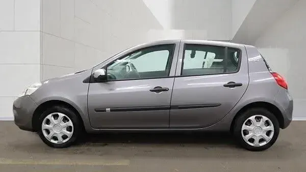 Usado Renault Clio II 75 HP (55 kW) 2011 Cinzento Citadino