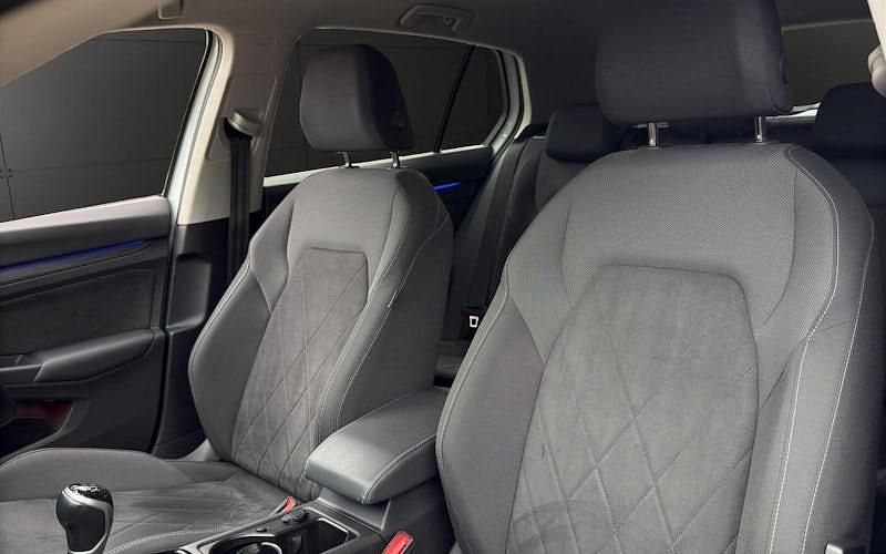 Used VW Golf VIII Edition 131 HP (96 kW) 2023 White Hatchback