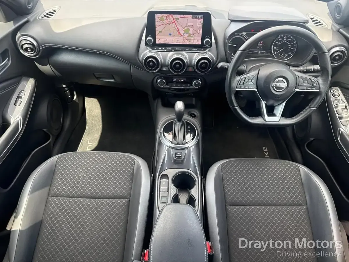 Used Nissan Juke N-Connecta 143 HP (105 kW) 2023 Silver SUV