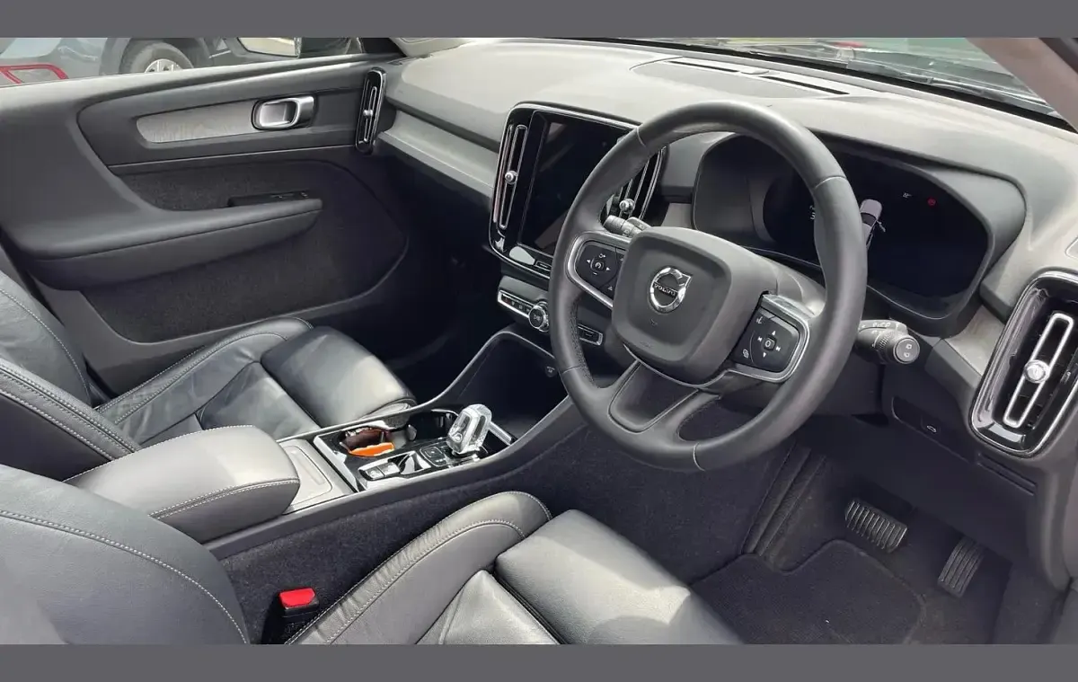 Used Volvo XC40 Plus 163 HP (119 kW) 2023 Black SUV
