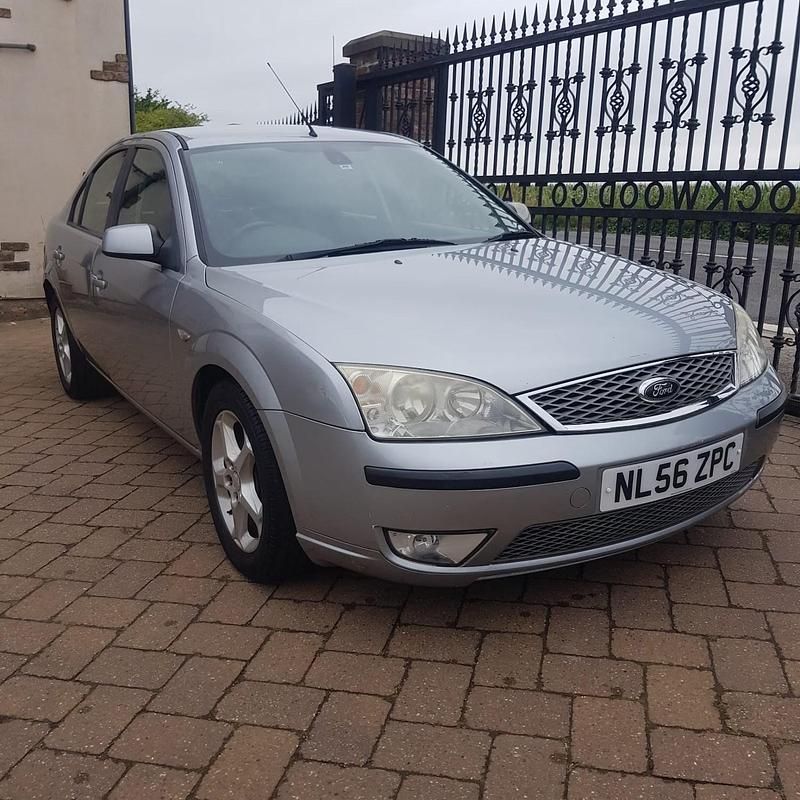 Used Ford Mondeo 155 HP (114 kW) 2006 Silver Hatchback