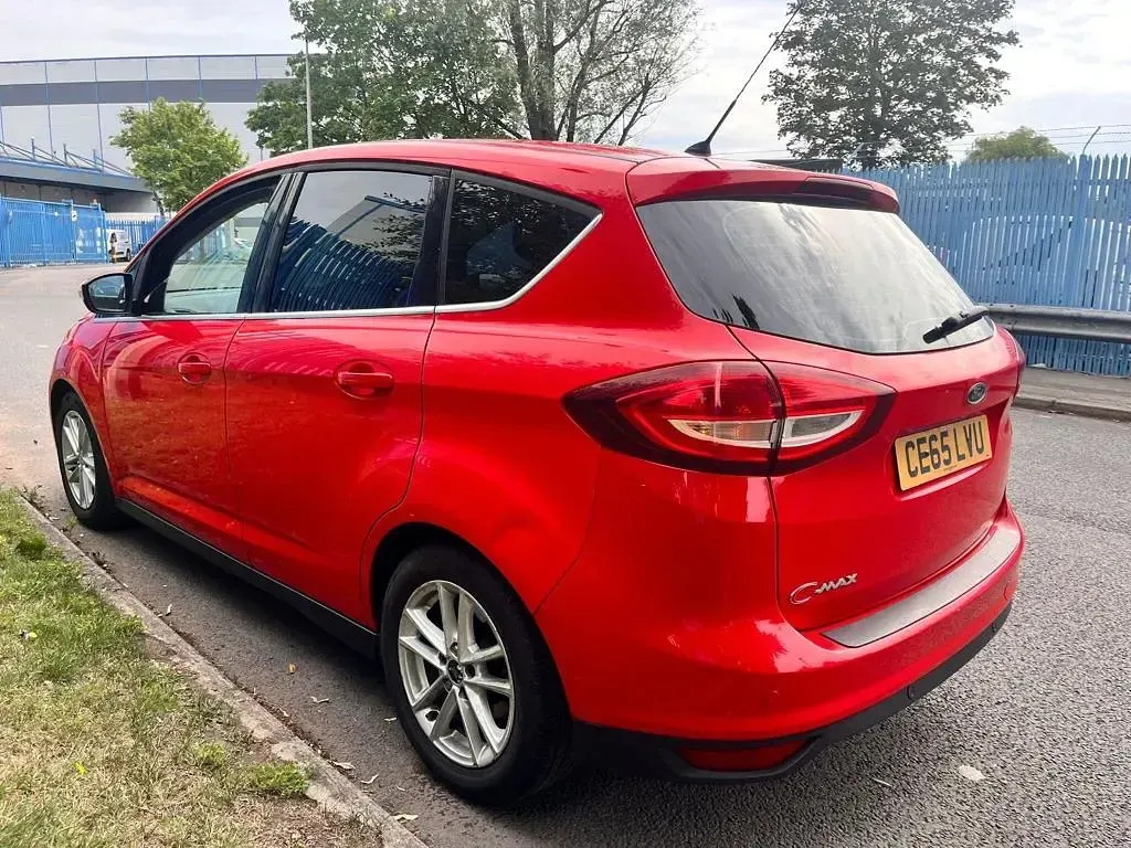 Used Ford C-MAX Zetec 120 HP (88 kW) 2015 Red MPV