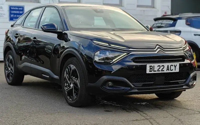Used Citroën C4 PureTech 101 HP (74 kW) 2023 SUV