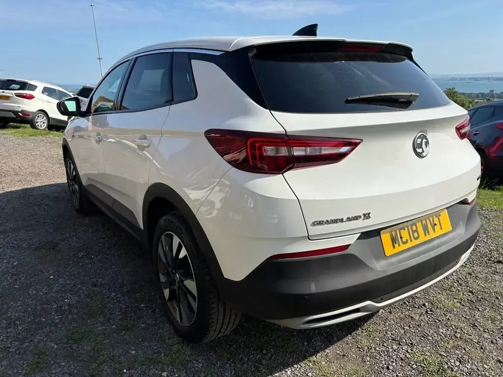 Second-hand Vauxhall Grandland X Sport 130 CP (95 kW) 2018 Alb SUV