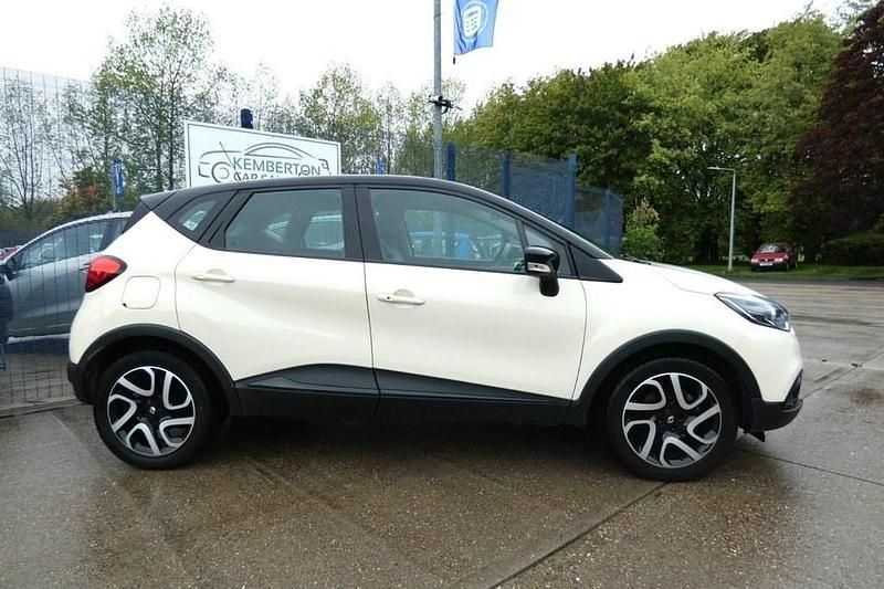 Used Renault Captur Dynamique 90 HP (66 kW) 2013 Beige SUV