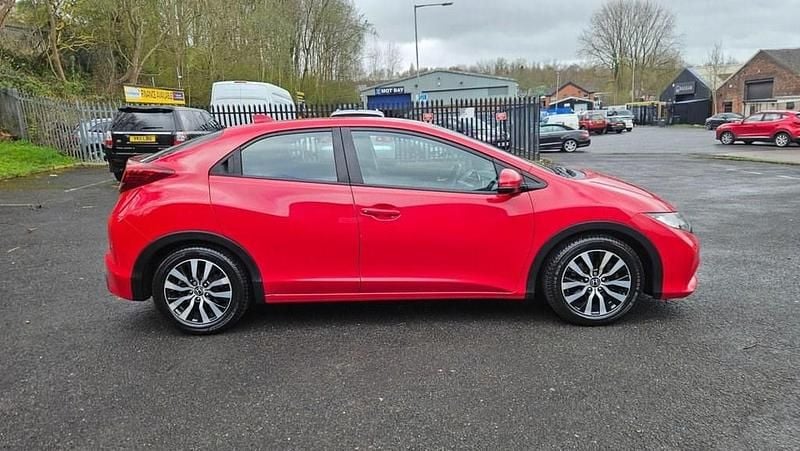 Begagnad Honda Civic SE Plus 120 HK (88 kW) 2014 Röd Halvkombi