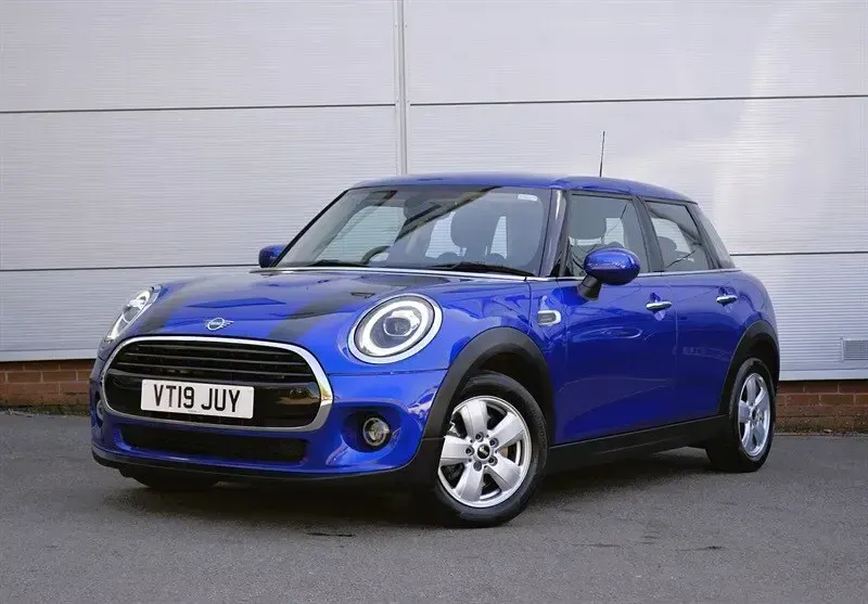 Used Mini Cooper Classic 136 HP (100 kW) 2019 Blue Hatchback