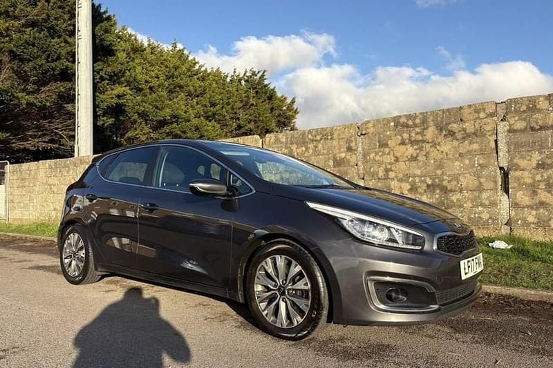 Silver Used 2017 Kia Ceed Hatchback | £4,995 (Fair price) - Image 1/1