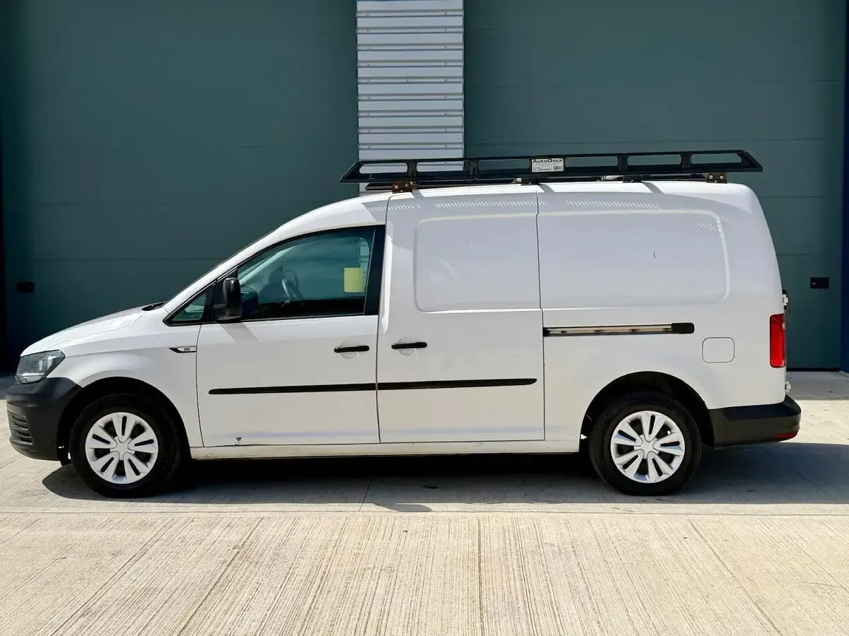 Used VW Caddy Maxi Startline 102 HP (75 kW) 2016 White MPV
