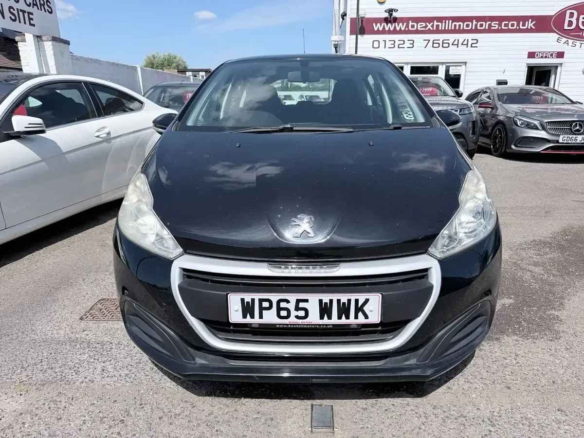 Used Peugeot 208 Access 68 HP (50 kW) 2016 Black Hatchback