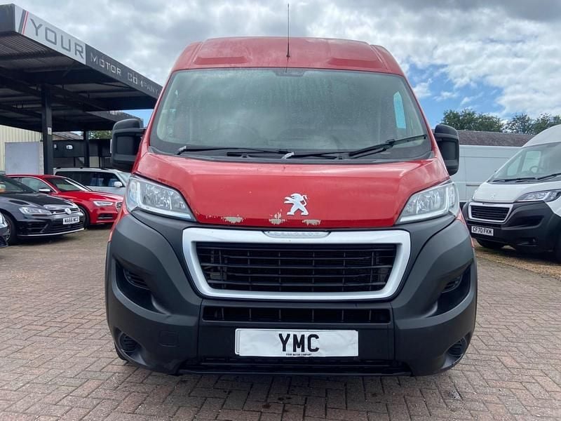 Used Peugeot Boxer 130 HP (95 kW) 2018 Red Van