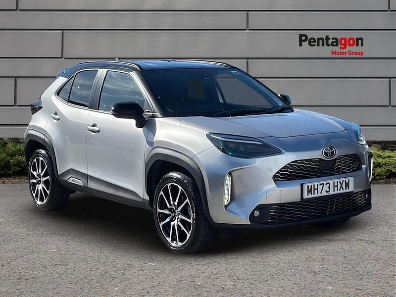 Silver Used 2024 Toyota Yaris Sport SUV | £21,995 (Super price) - Image 1/4
