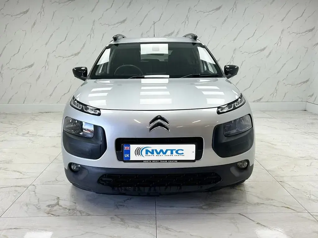 Used Citroën C4 Cactus Flair 100 HP (73 kW) 2016 Silver Hatchback