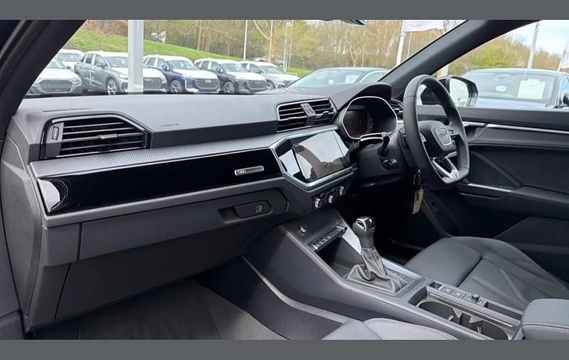 New Audi Q3 Black Edition 147 HP (108 kW) 2025 Blue SUV