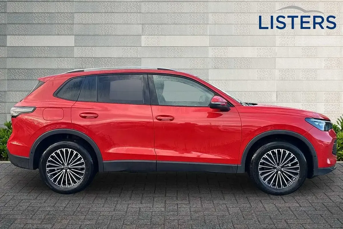 Used VW Tiguan Match 150 HP (110 kW) 2025 Persimmon red SUV