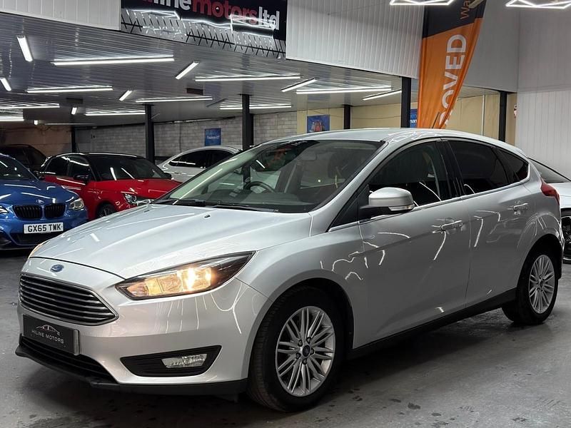 Used Ford Focus Zetec 120 HP (88 kW) 2017 Silver Hatchback