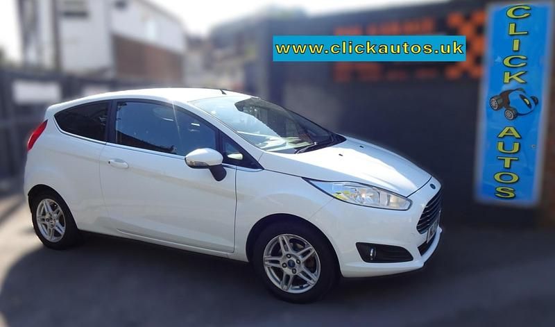 White Used 2013 Ford Fiesta Zetec Hatchback | £3,195 (Fair price) - Image 1/4