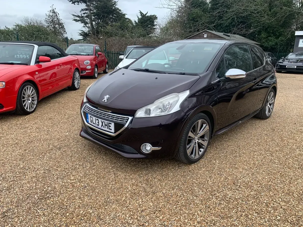 Used Peugeot 208 2013 Purple Hatchback